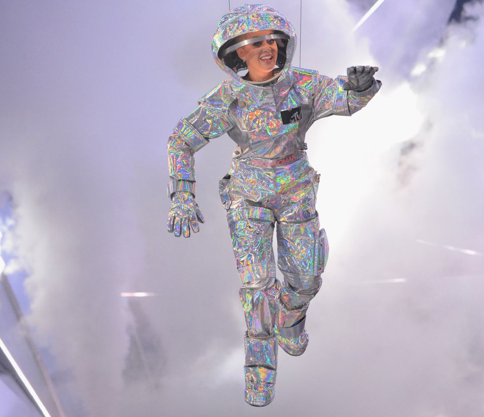 La actuación de Katy Perry durante los premios MTV Video Music Awards 2017.