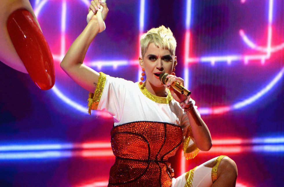La actuación de Katy Perry durante los premios MTV Video Music Awards 2017.