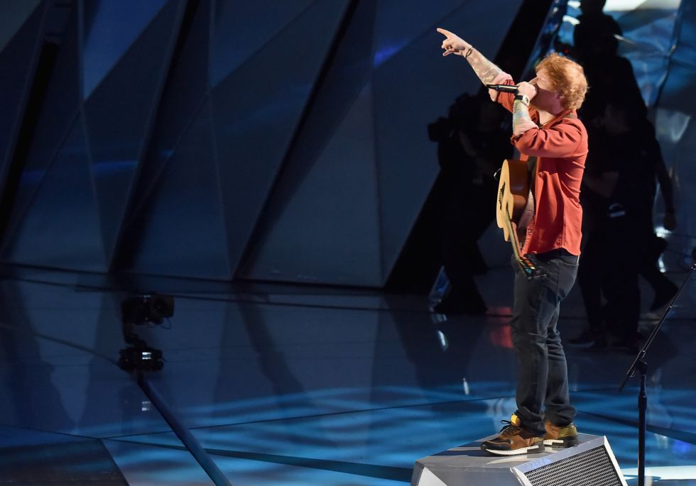 Ed Sheeran durante su actuación en los MTV Video Music Awards 2017 in Inglewood, California.