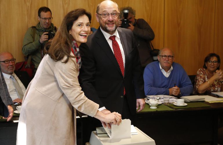 Martin Schulz y su mujer ya han ejercido su derecho al voto. 