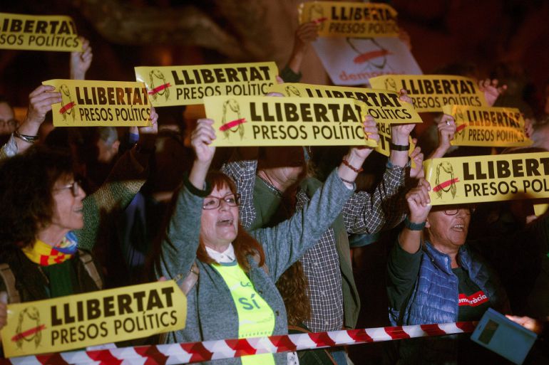 Fotogalería | Protestas frente al Parlament catalán