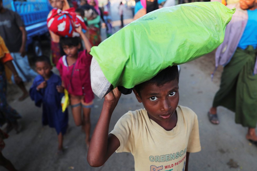 De los más de 500.000 que han huido de Myanmar buscando refugio, la mitad, según la ONU, son niños. De los más de 500.000 que han huido de Myanmar buscando refugio, la mitad, según la ONU, son niños.