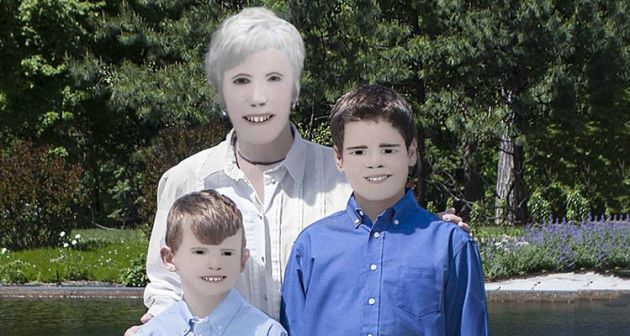 La abuela con sus nietos.