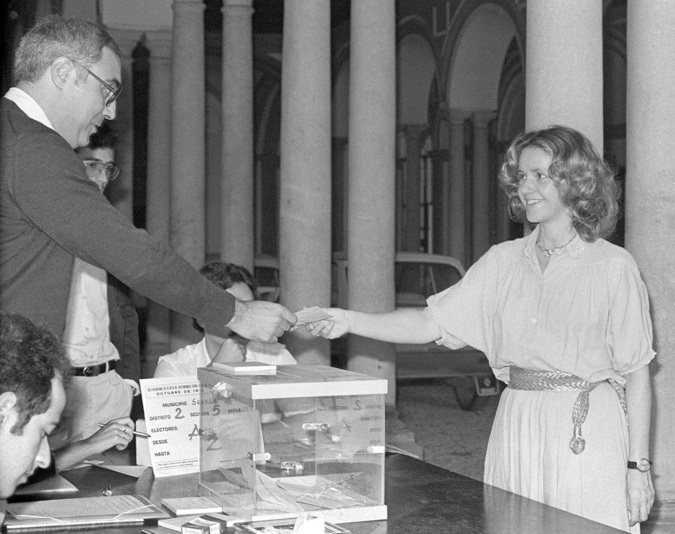 Soledad Becerril, primera ministra en España (1981-1982). Soledad Becerril, primera ministra en España (1981-1982).
