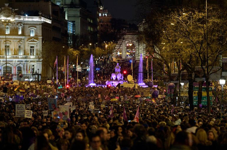 La multitudinaria manifestación de Madrid a su paso por Cibles