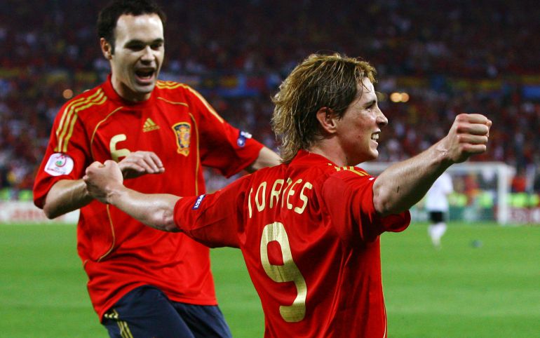 Resultado de imagen para fernando torres e iniesta