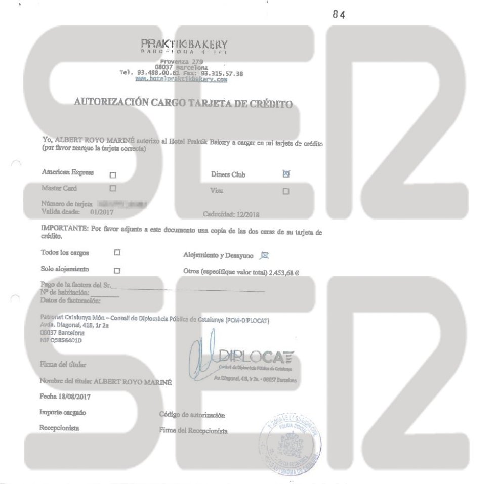 El informe de la Guardia Civil entregado al juez del Tribunal Supremo Pablo Llarena señala que los gastos de los observadores internacionales se pagaron con tarjetas de crédito vinculadas a Albert Royo, exsecretario general del Consejo de Diplomacia Pública de Catalunya. El informe de la Guardia Civil entregado al juez del Tribunal Supremo Pablo Llarena señala que los gastos de los observadores internacionales se pagaron con tarjetas de crédito vinculadas a Albert Royo, exsecretario general del Consejo de Diplomacia Pública de Catalunya.