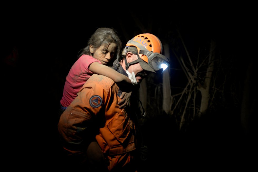 Rescate de un niño en El Rodeo. Rescate de un niño en El Rodeo.