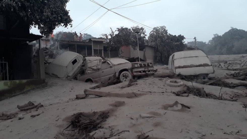 Fotografía cedida por el Ministerio de Defensa de Guatemala, de los daños después de la erupción del volcán de Fuego Fotografía cedida por el Ministerio de Defensa de Guatemala, de los daños después de la erupción del volcán de Fuego