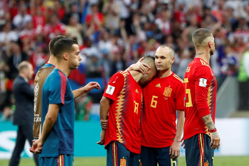 Iniesta, cariñoso con Jordi Alba Iniesta, cariñoso con Jordi Alba