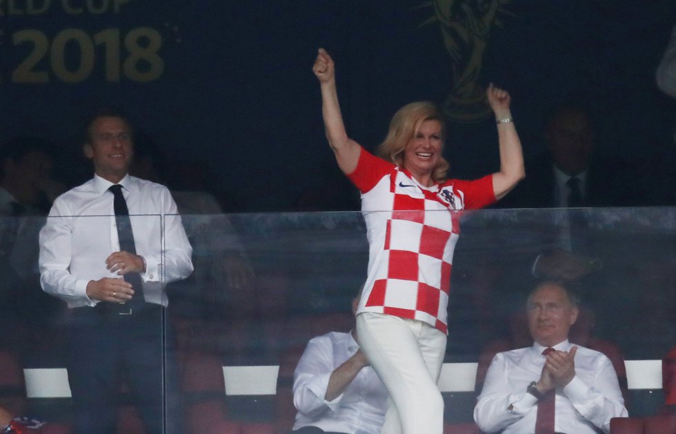 La presidenta croata, Kolinda Grabar-Kitarovic, celebra el empate. 