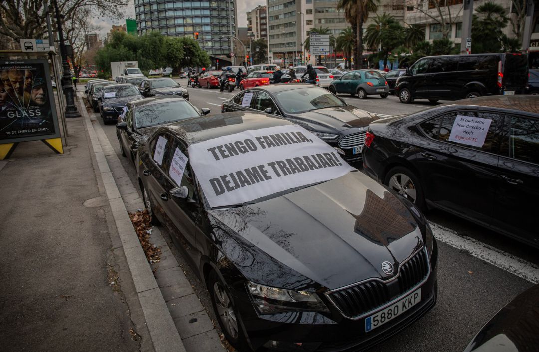Vehículos VTC en su reciente protesta en Barcelona (Archivo)