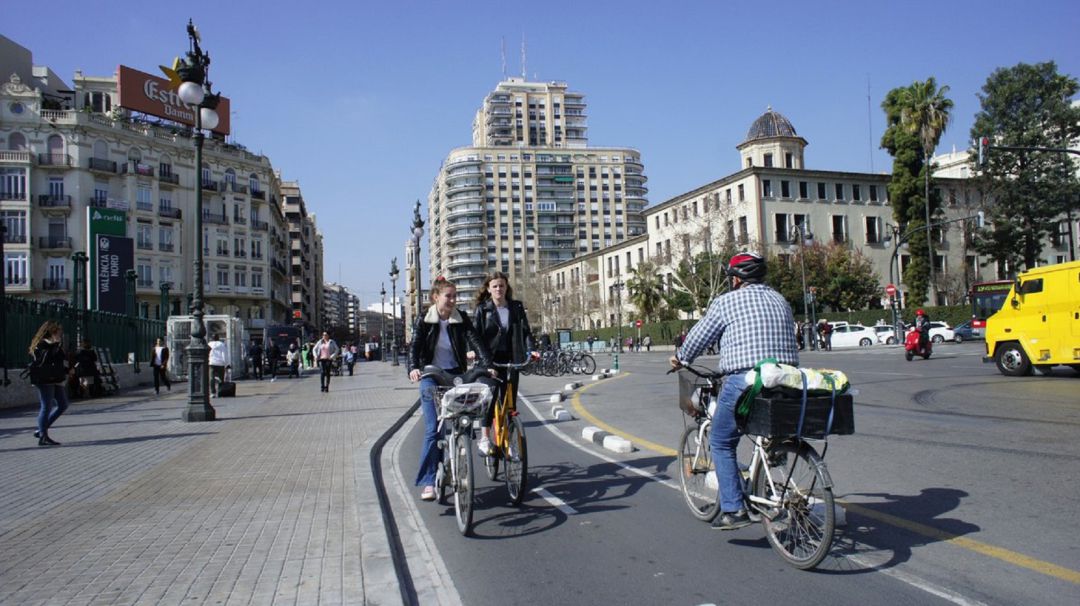 Valencia En Bici Pide Al Ayuntamiento Campanas Serias Para