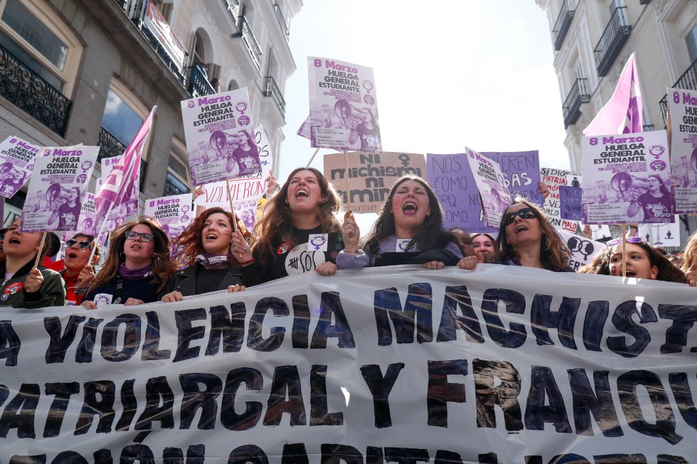 Palabras como "machista", "patriarcado" y el color morado llenan calles de toda España Palabras como "machista", "patriarcado" y el color morado llenan calles de toda España