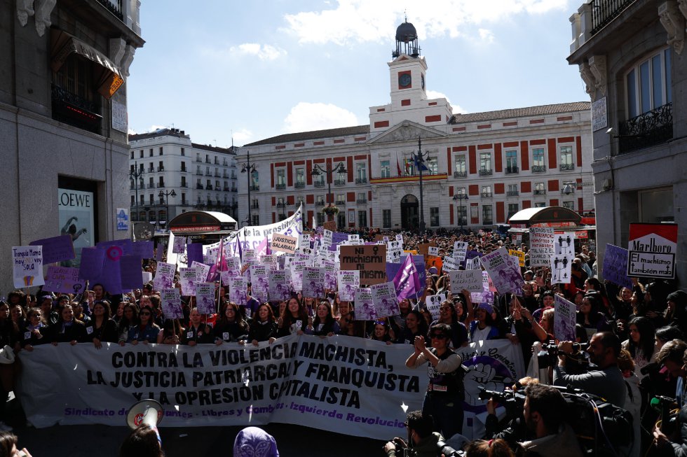 Manifestación feminista en la Puerta del Sol con motivo del 8-M Manifestación feminista en la Puerta del Sol con motivo del 8-M