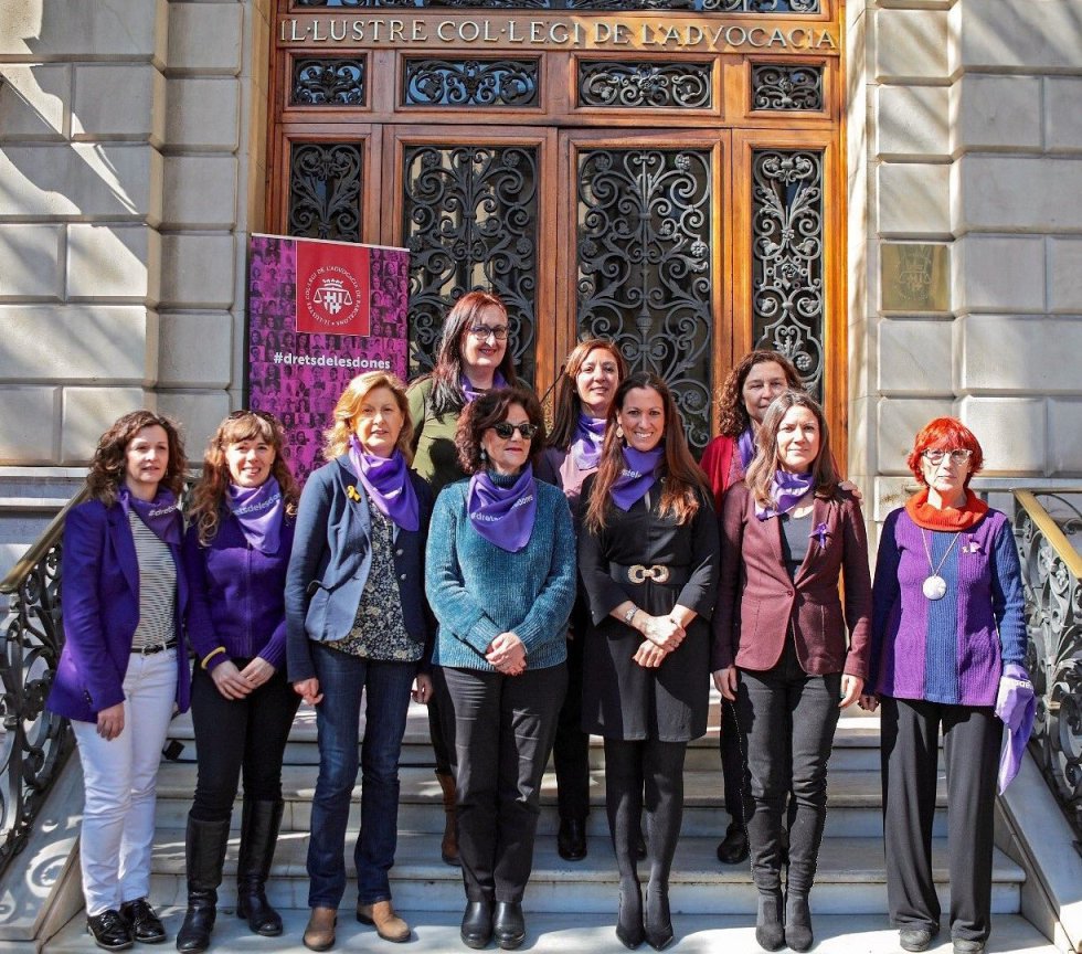 La Comisión De Mujeres Del Icab Apoya La Huelga General Feminista Por La Igualdad La Comisión De Mujeres Del Icab Apoya La Huelga General Feminista Por La Igualdad