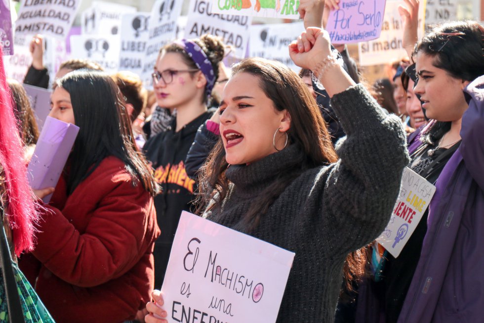 Manifestación feminista en la Puerta del Sol con motivo del 8-M
Manifestación feminista en la Puerta del Sol con motivo del 8-M