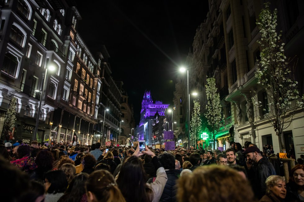 Abarrotada la Gran Vía de Madrid durante las marchas feministas del 8 de marzo Abarrotada la Gran Vía de Madrid durante las marchas feministas del 8 de marzo