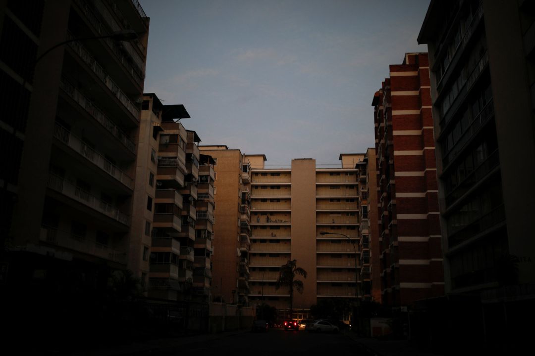 Caracas registra el tercer apagón y el resto de Venezuela suma casi dos  días sin luz | Internacional | Cadena SER