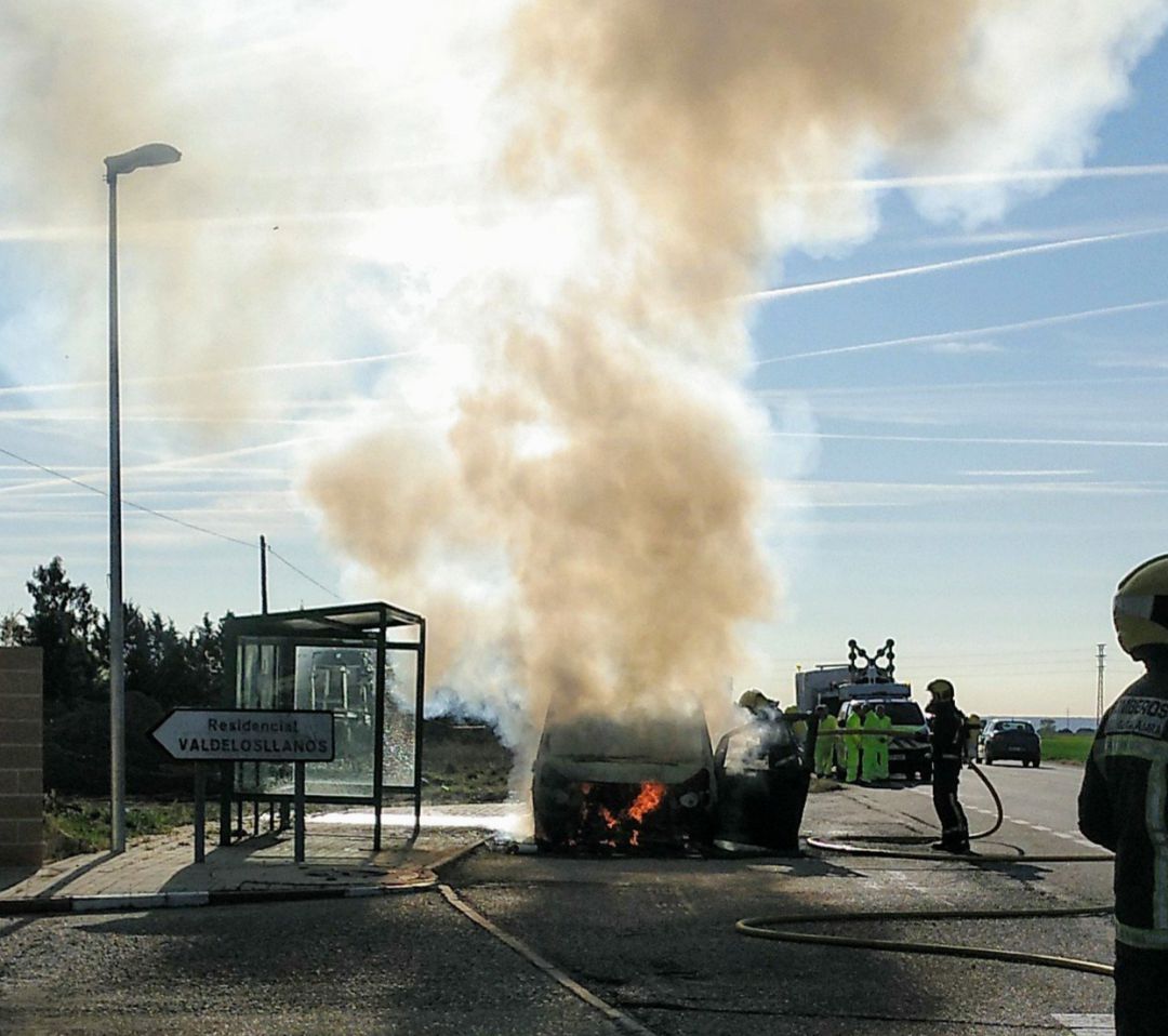 Arde Un Minubus Escolar De La Ruta De El Casar Guadalajara Los Ocho Ocupantes Salen Ilesos Arde Un Microbus Escolar En El Casar Ser Guadalajara Cadena Ser