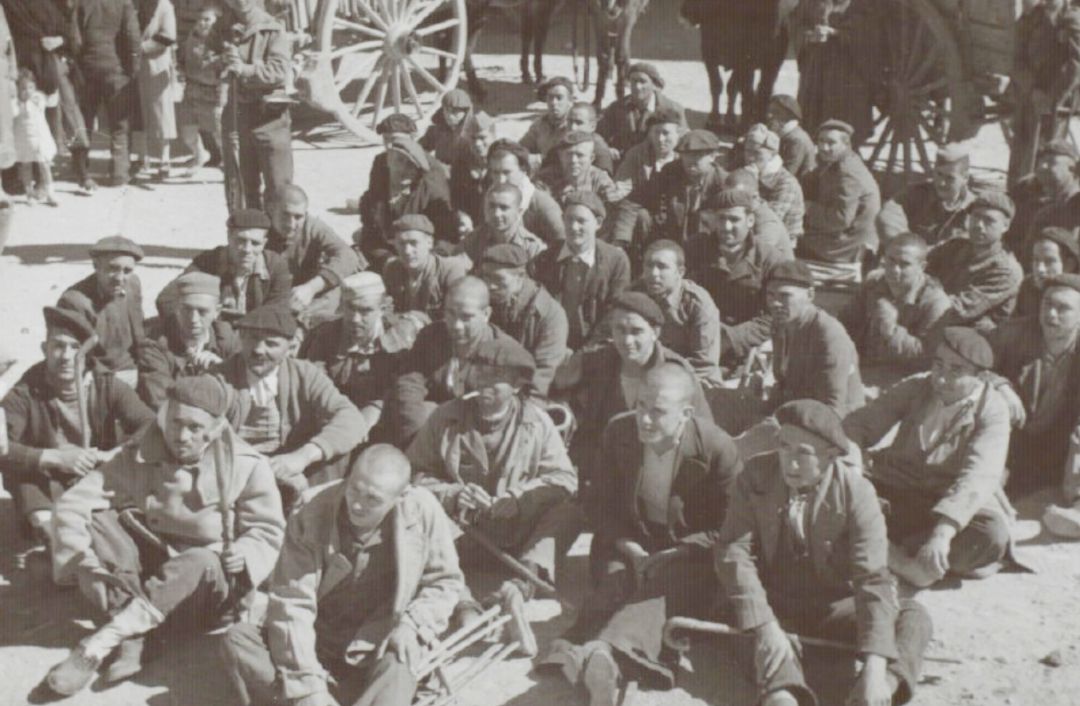 Imágenes de prisioneros en uno de los campos de concentración del franquismo