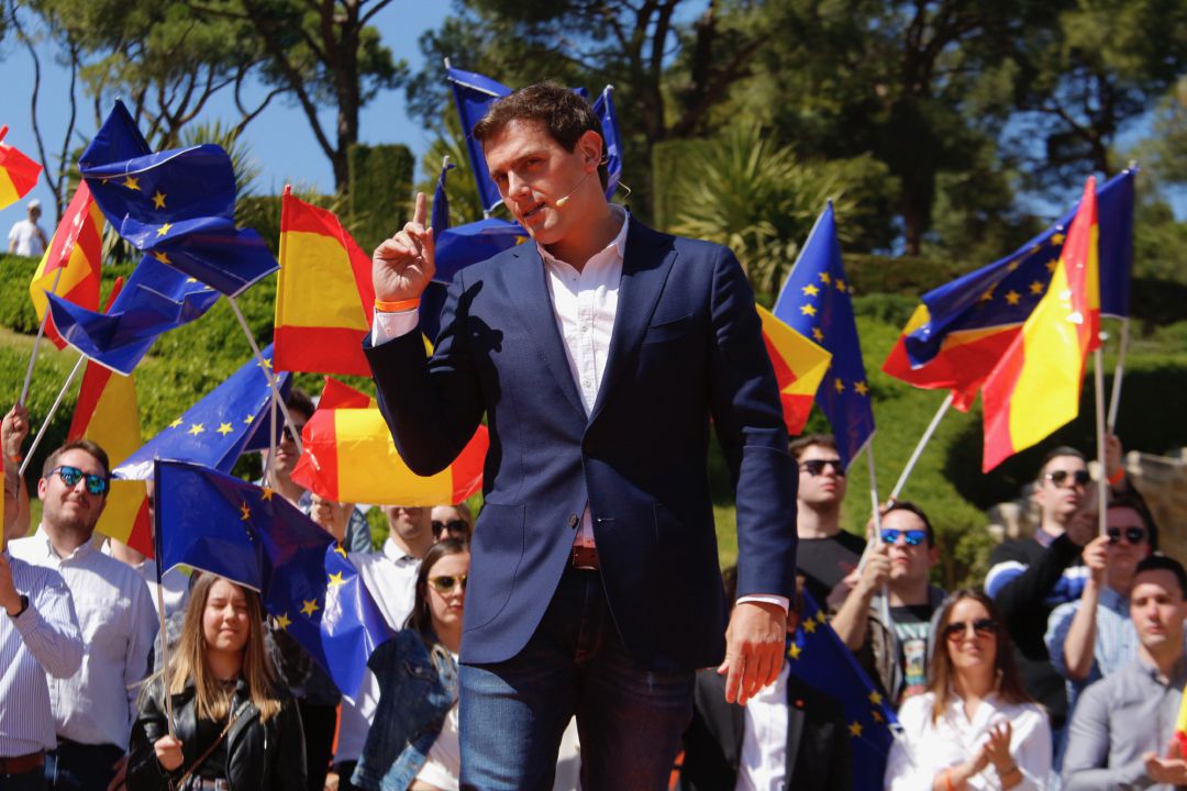 Encuentro Ciudadano en Zaragoza (AragÃ³n) con el presidente de Ciudadanos, Albert Rivera; la candidata del partido al Congreso por Barcelona, InÃ©s Arrimadas; y el candidato de la formaciÃ³n a la Presidencia del Gobierno de AragÃ³n, Daniel PÃ©rez Calvo