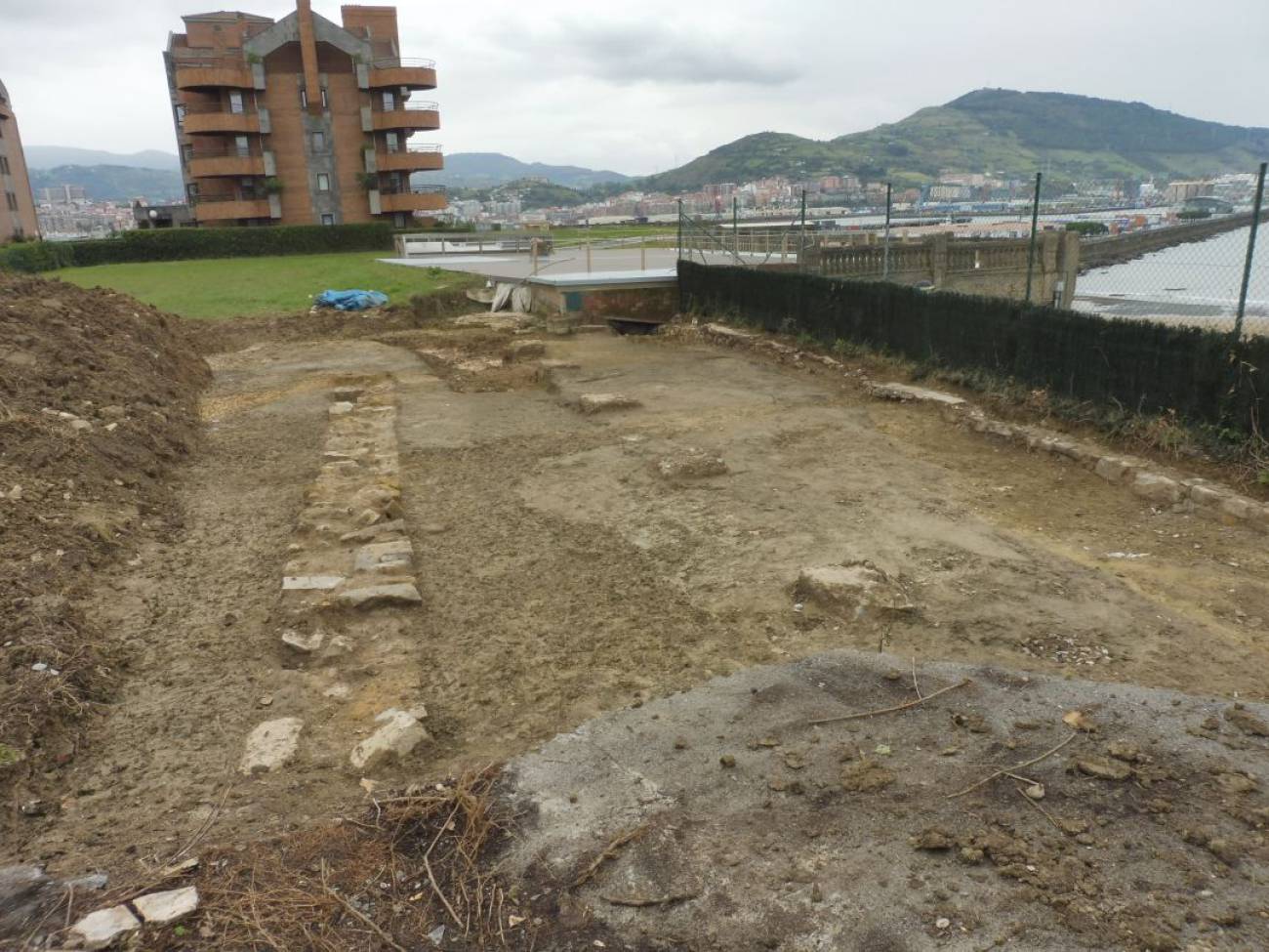 TU BILBAO Descubren un yacimiento de hace 5.000 años en Punta Begoña