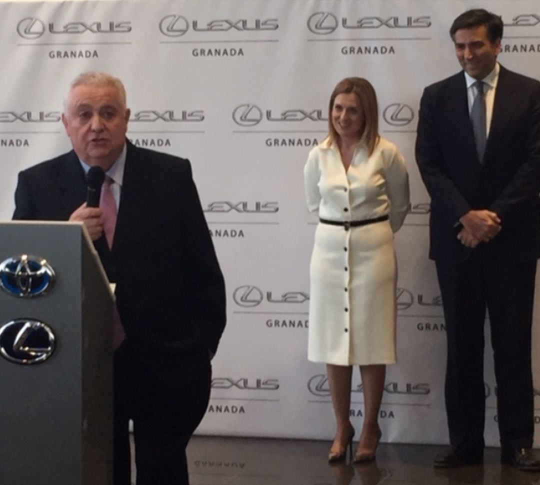 Entrega del Premio al Mejor Concesionario de Lexus de España al de la marca en Granada