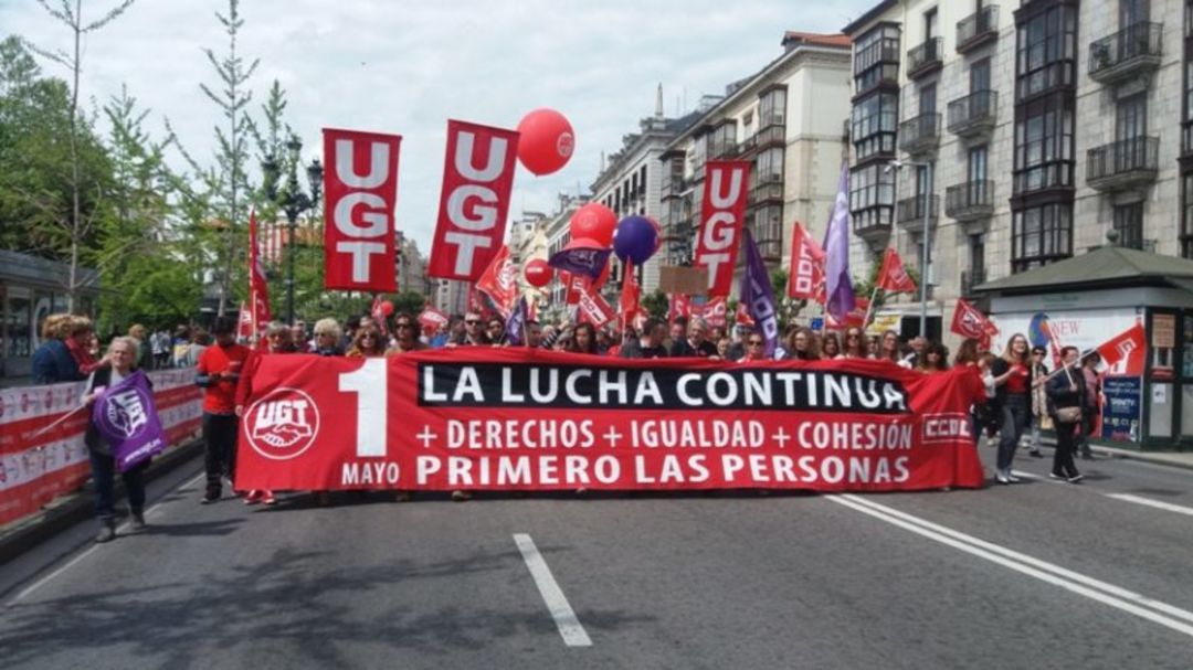 Miles De Cántabros Salen A La Calle El 1 De Mayo Para Reclamar La ...