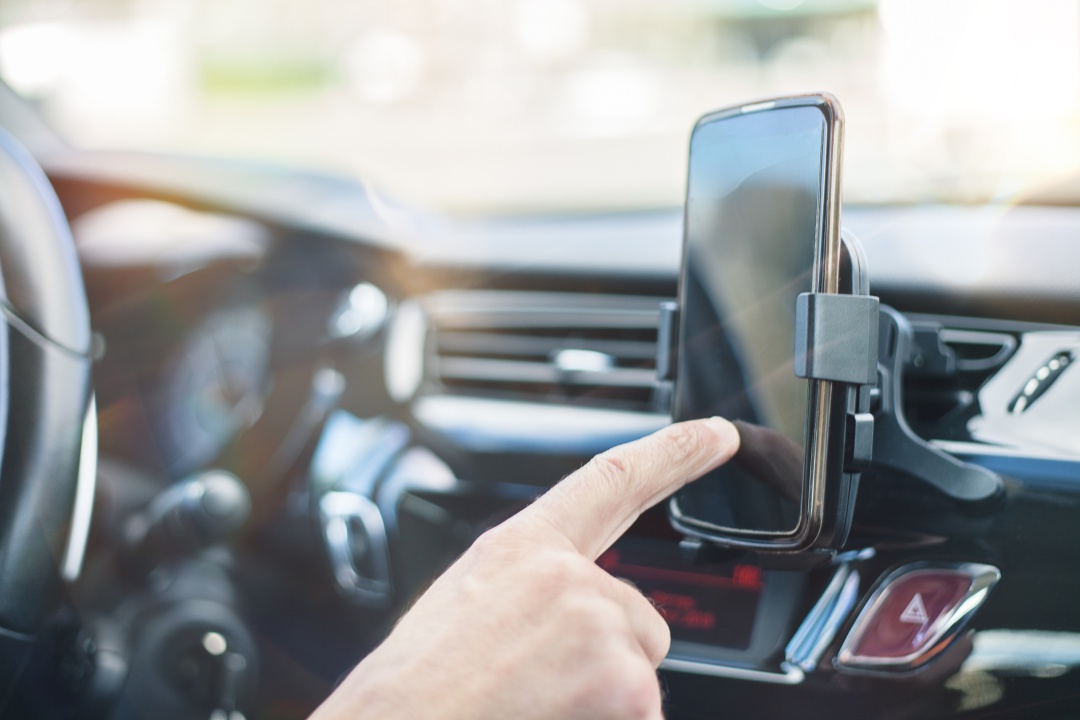 Las distracciones al volante aparecen en el 44% de los accidentes mortales