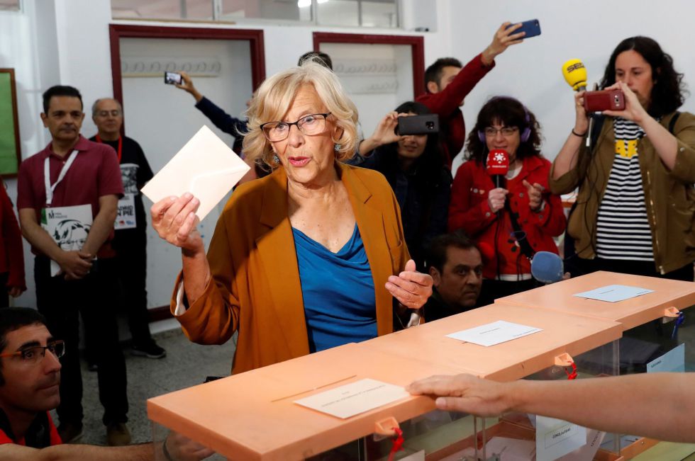 La alcaldesa de Madrid y aspirante a la reelección de Más Madrid, Manuela Carmena, ha ejercido su derecho al voto en el IES Conde de Orgaz de Madrid La alcaldesa de Madrid y aspirante a la reelección de Más Madrid, Manuela Carmena, ha ejercido su derecho al voto en el IES Conde de Orgaz de Madrid