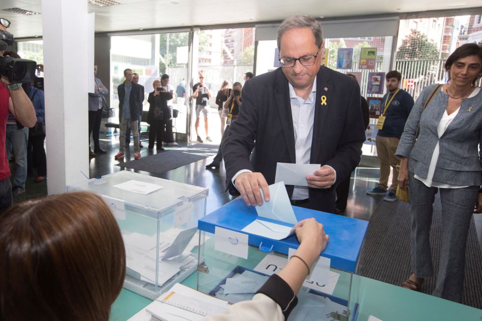 El presidente de la Generalitat, Quim Torra, vota en la Escuela Oficial de Idiomas de Barcelona El presidente de la Generalitat, Quim Torra, vota en la Escuela Oficial de Idiomas de Barcelona