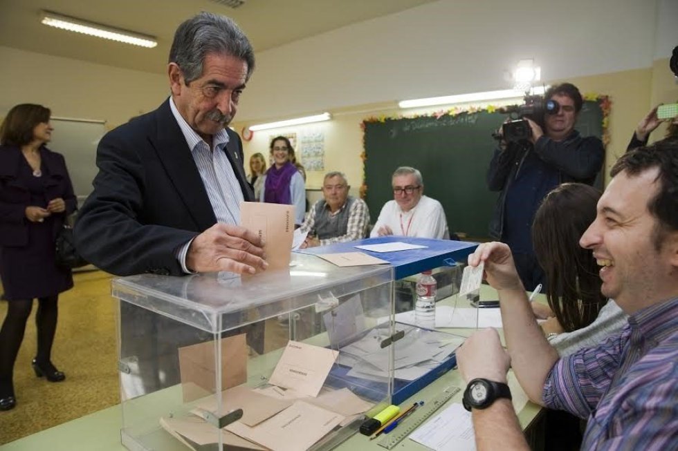 Revilla espera "mucha participación" y "muchos votos" para el PRC en estas elecciones Revilla espera "mucha participación" y "muchos votos" para el PRC en estas elecciones