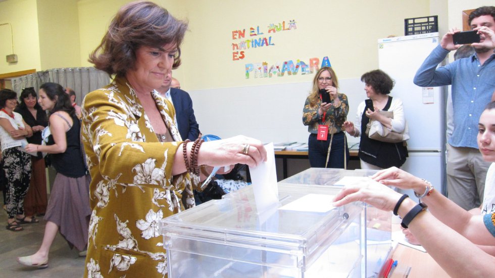 Carmen Calvo espera una alta participación porque "la democracia se la juega"
Carmen Calvo espera una alta participación porque "la democracia se la juega"