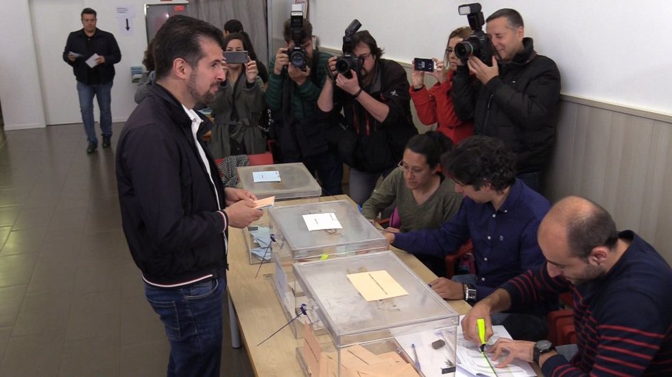 Luis Tudanca (PSOE) confía en una "grandísima participación" para que la jornada electoral sea "histórica" en la Comunidad Luis Tudanca (PSOE) confía en una "grandísima participación" para que la jornada electoral sea "histórica" en la Comunidad