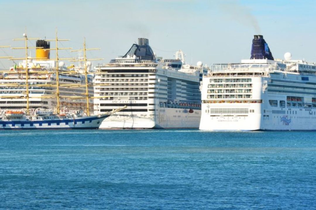 MÉS propone limitar los cruceros que llegan al puerto de Palma a dos al día con un máximo de 6.000 pasajeros