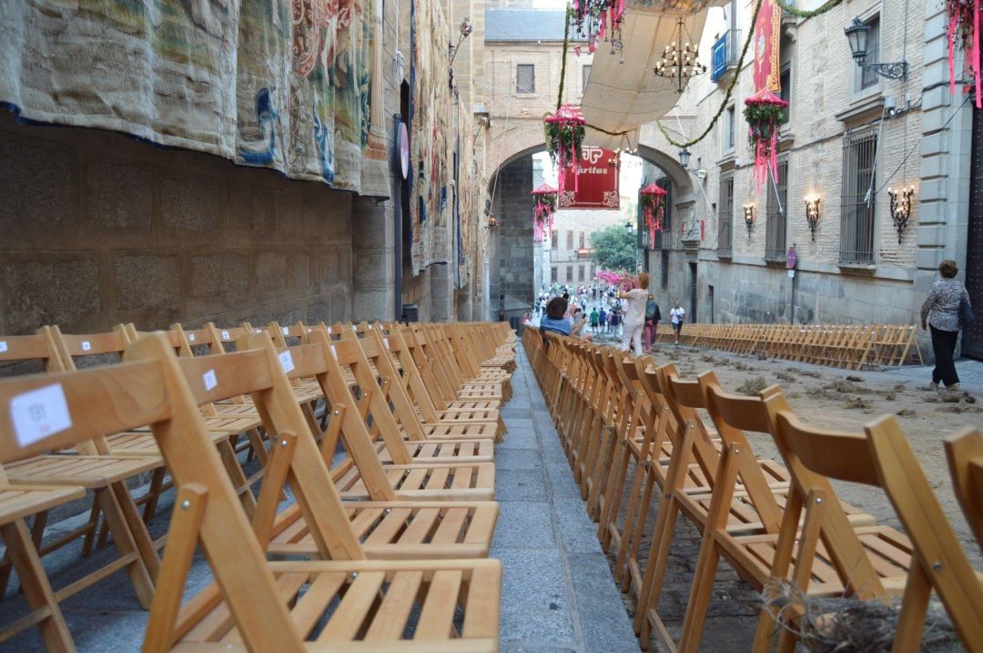 Este lunes salen a la venta en Internet y de manera presencial las 2.500 sillas para la procesión del Corpus de Toledo
Sillas del Corpus

