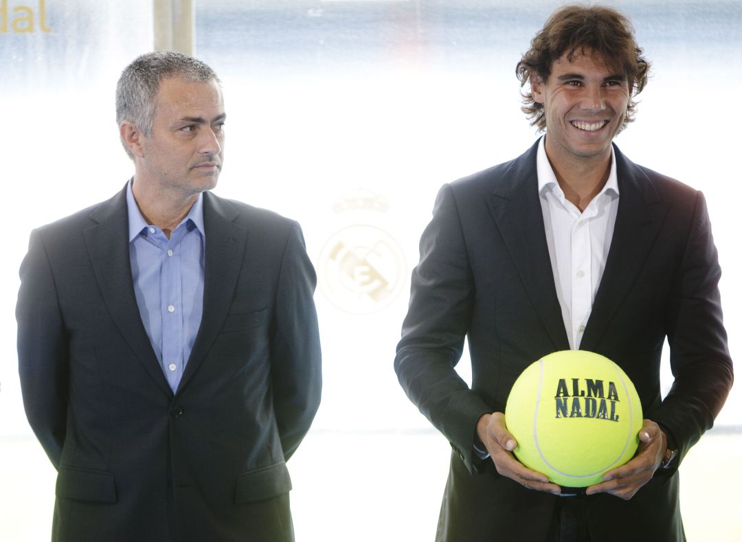 Mourinho junto a Rafa Nadal en el Bernabéu