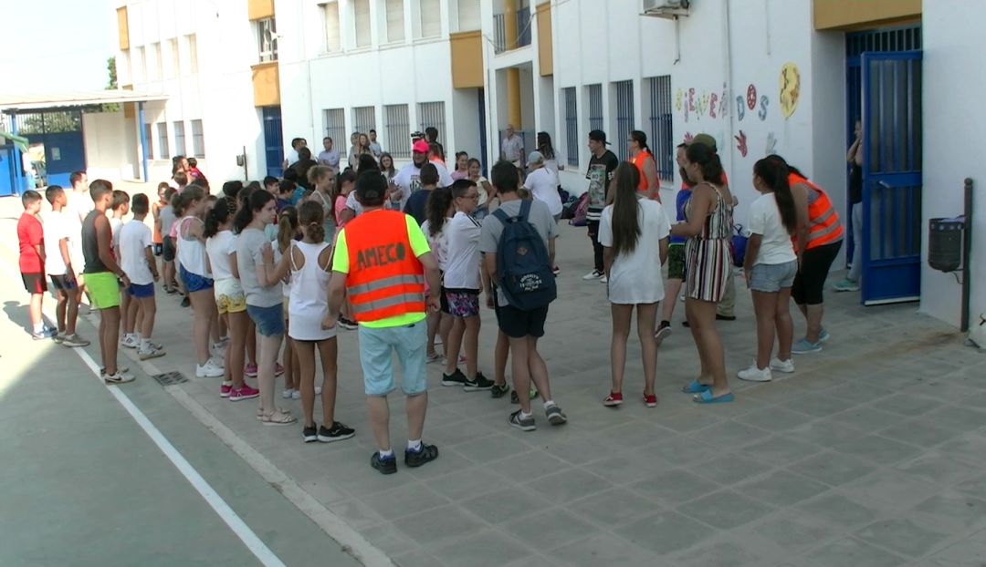 100 menores participan en el campamento urbano de ocio inclusivo impulsado por las asociaciones Ameco y Lachirí