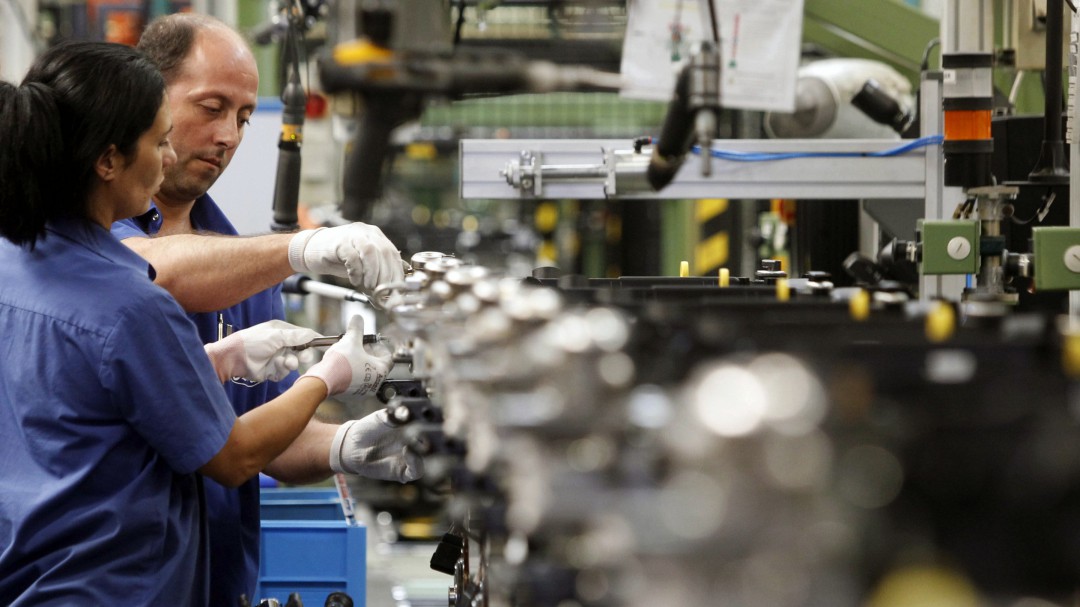 "Te tachan como que no vales": la odisea de buscar empleo pasados los 45 años