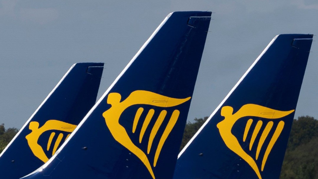Los sindicatos denuncian que Ryanair sondea a algunos trabajadores para saber si secundarán la huelga