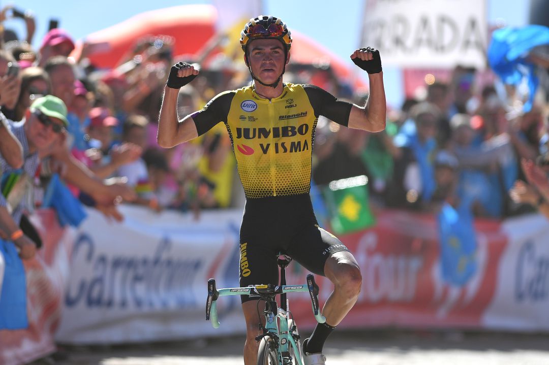 Kuss, celebrando su victoria en la etapa 15 de La Vuelta a España