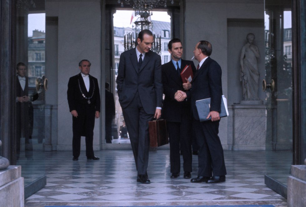 Jacques Chirac y Jean Royer abandonan el Pailais de l'Elysée en 1973, París, Francia. Jacques Chirac y Jean Royer abandonan el Pailais de l'Elysée en 1973, París, Francia.