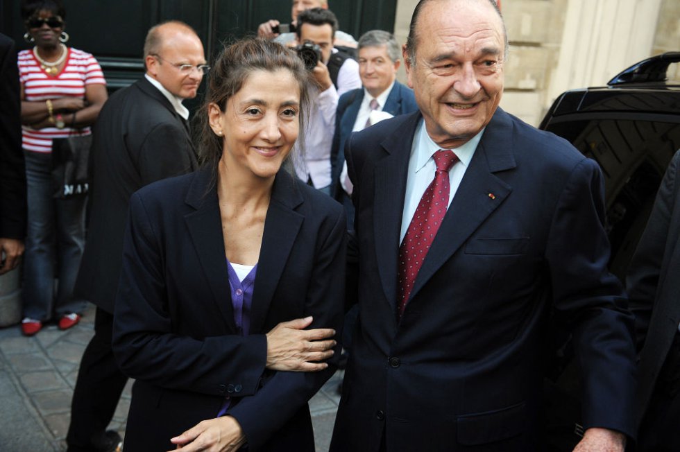 El ex presidente francés Jacques Chirac (R) da la bienvenida a la política franco-colombiana Ingrid Betancourt (L) a una reunión el 9 de julio de 2008 en París, casi una semana después de su rescate de los rebeldes colombianos que la retuvieron como rehén hace más de seis años. La política colombiana de 46 años Ingrid Betancourt recibirá la Legión de Honor, la distinción más alta de Francia, del presidente Nicolas Sarkozy durante las celebraciones del Día de la Bastilla el 14 de julio de 2008. El ex presidente francés Jacques Chirac (R) da la bienvenida a la política franco-colombiana Ingrid Betancourt (L) a una reunión el 9 de julio de 2008 en París, casi una semana después de su rescate de los rebeldes colombianos que la retuvieron como rehén hace más de seis años. La política colombiana de 46 años Ingrid Betancourt recibirá la Legión de Honor, la distinción más alta de Francia, del presidente Nicolas Sarkozy durante las celebraciones del Día de la Bastilla el 14 de julio de 2008.