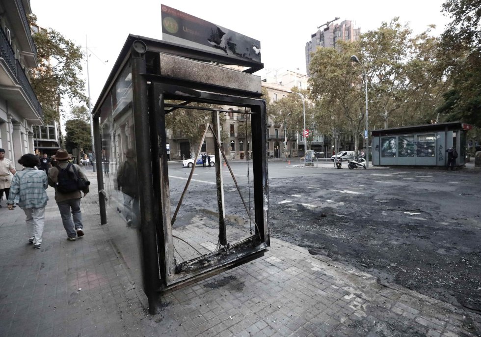 Destrozos en Barcelona tras incidentes Destrozos en Barcelona tras incidentes