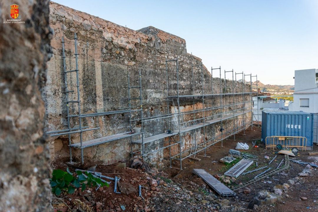 Obras de restauración de la muralla de la La Font d'En ...