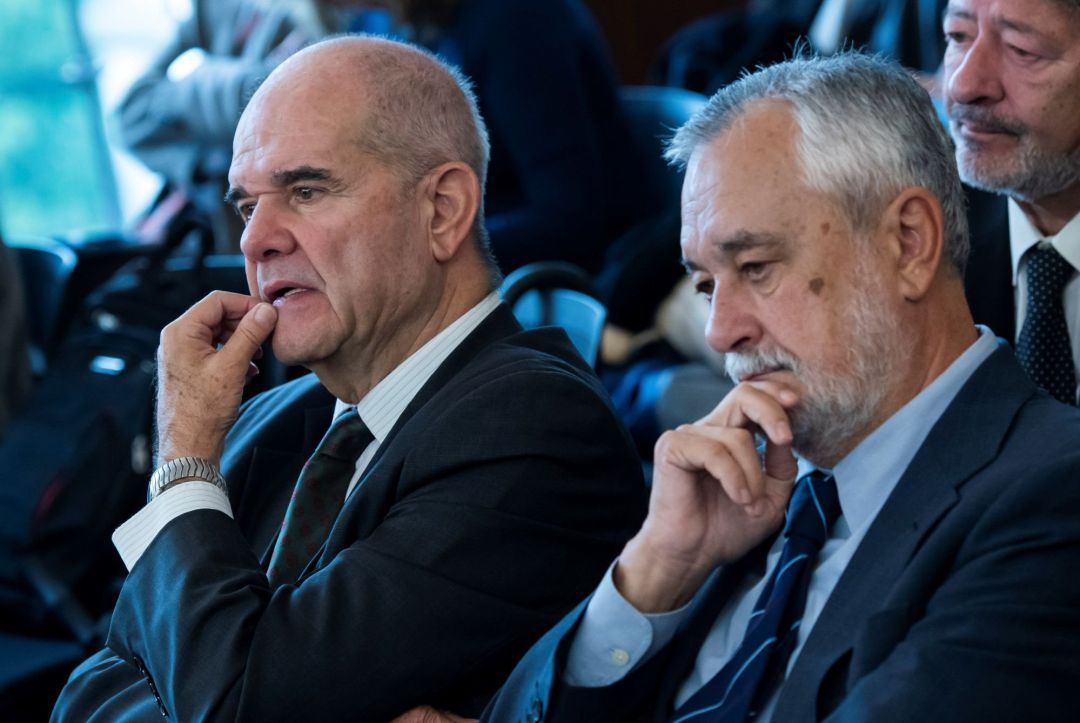 Los expresidentes socialistas andaluces Manuel Chaves y  José Antonio Griñán