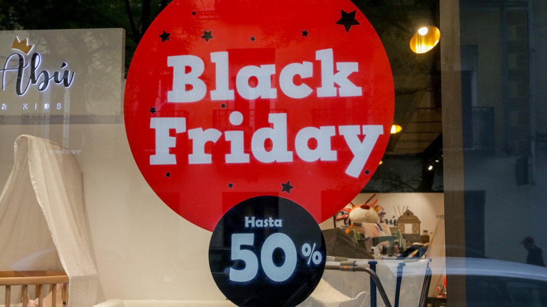 Los consejos de la Policía Nacional para que no te timen durante el Black Friday