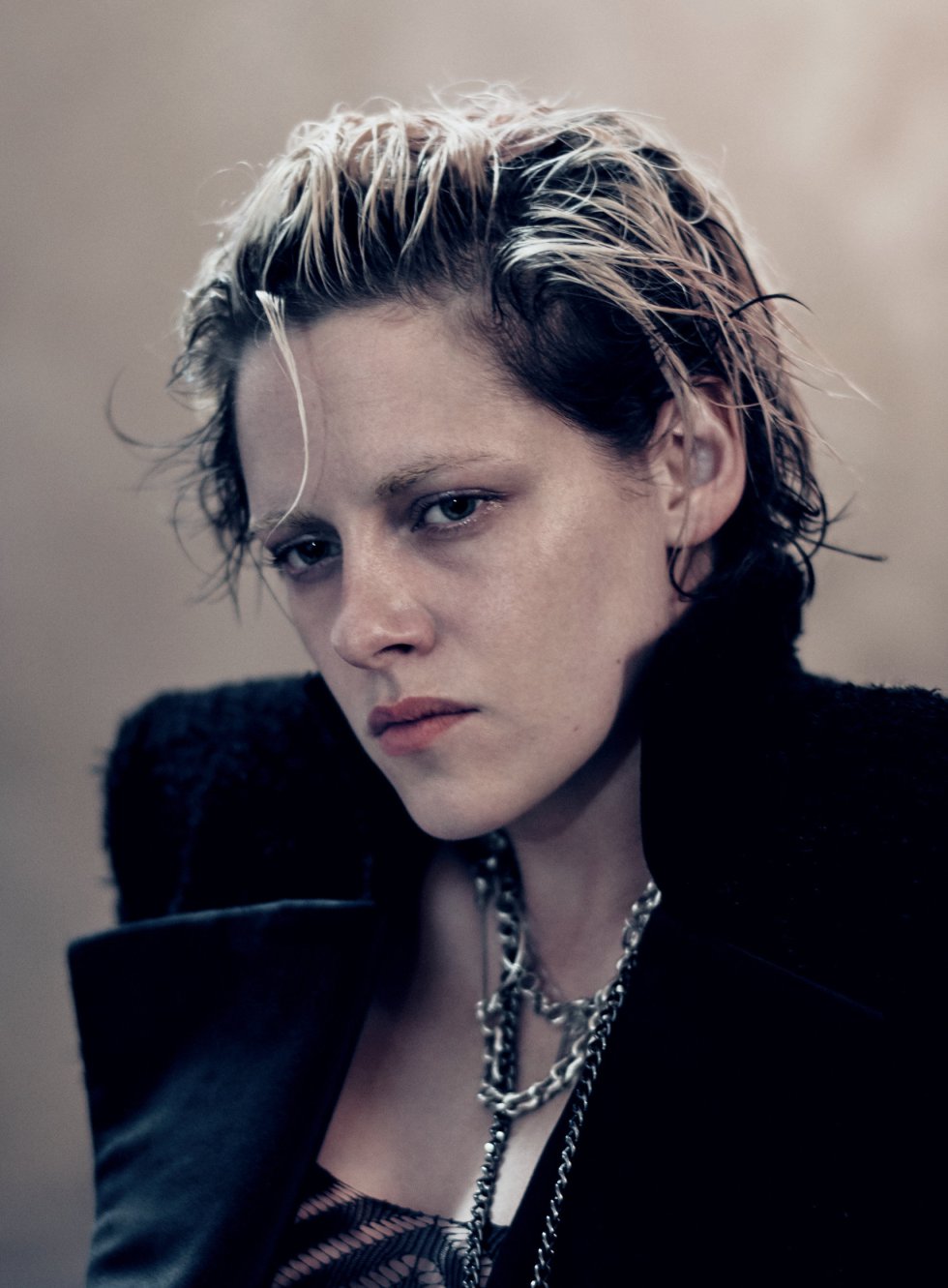 Fotografía de la actriz Kristen Stewart para el calendario Pirellli.
Fotografía de la actriz Kristen Stewart para el calendario Pirellli.