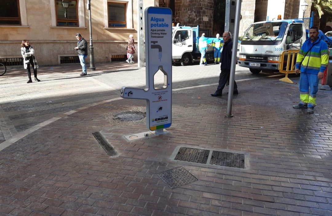 Emaya Instala Una Nueva Fuente De Agua Potable En La Calle Sant Miquel De Palma Radio Mallorca Actualidad Cadena Ser